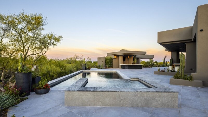 What Desert-Friendly Indoor–Outdoor Design Really Looks Like